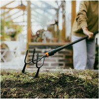 Культиватор (разрыхлитель) Fiskars 1080685 - Превью изображения №4 — Интернет-магазин Time-Shop