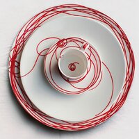 Тарелка обеденная Taitu Fil Rouge Nodi 5-41 - Превью изображения №3 — Интернет-магазин Time-Shop