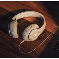 Наушники Beats Studio Pro (песочный) - Превью изображения №6 — Интернет-магазин Time-Shop