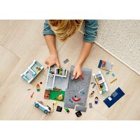 Конструктор LEGO City 60291 Семейный дом - Превью изображения №11 — Интернет-магазин Time-Shop