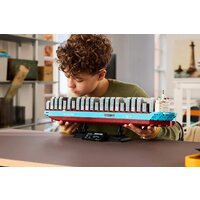 Конструктор LEGO 40955 Контейнеровоз Maersk с двухтопливным двигателем - Превью изображения №11 — Интернет-магазин Time-Shop