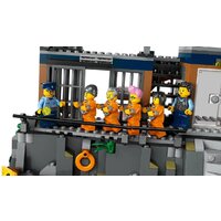 Конструктор LEGO City 60419 Полицейская тюрьма на острове - Превью изображения №6 — Интернет-магазин Time-Shop