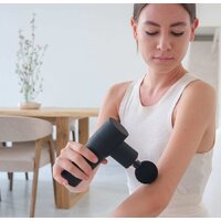 Перкуссионный массажер Gess Revolver GESS-877 Mini - Превью изображения №5 — Интернет-магазин Time-Shop