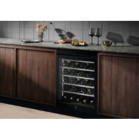 Винный шкаф Electrolux EWUS040B8B - Превью изображения №6 — Интернет-магазин Time-Shop