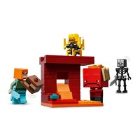 Конструктор LEGO Minecraft 21266 Битва за лаву Нижнего мира - Превью изображения №6 — Интернет-магазин Time-Shop
