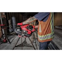 Ленточная пила Milwaukee Fuel M18 FBS85-202C 4933471497 (с 2-мя АКБ, кейс) - Превью изображения №4 — Интернет-магазин Time-Shop