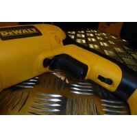 Ударная дрель DeWalt DWD524KS - Превью изображения №6 — Интернет-магазин Time-Shop