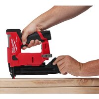 Гвоздезабиватель Milwaukee M12 FCN18GS-0X 4933493355 (с 2-мя АКБ, кейс) - Превью изображения №11 — Интернет-магазин Time-Shop