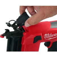 Гвоздезабиватель Milwaukee M12 FCN18GS-0X 4933493355 (с 2-мя АКБ, кейс) - Превью изображения №6 — Интернет-магазин Time-Shop