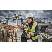 Угловая шлифмашина DeWalt DCG405P3 (с 3-мя АКБ, кейс) - Превью изображения №6 — Интернет-магазин Time-Shop