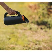 Разбрасыватель-сеялка Fiskars Solid 1057076 - Превью изображения №5 — Интернет-магазин Time-Shop