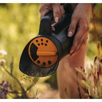 Разбрасыватель-сеялка Fiskars Solid 1057076 - Превью изображения №4 — Интернет-магазин Time-Shop