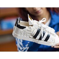 Конструктор LEGO 10282 Кроссовки adidas Originals Superstar - Превью изображения №26 — Интернет-магазин Time-Shop