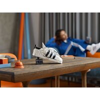 Конструктор LEGO 10282 Кроссовки adidas Originals Superstar - Превью изображения №13 — Интернет-магазин Time-Shop