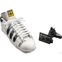 Конструктор LEGO 10282 Кроссовки adidas Originals Superstar - Превью изображения №3 — Интернет-магазин Time-Shop