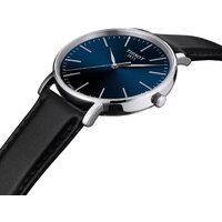 Наручные часы Tissot T143.410.16.041.00 - Превью изображения №6 — Интернет-магазин Time-Shop