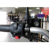 Электроскутер Yakama AP-H0003G (черный) - Превью изображения №6 — Интернет-магазин Time-Shop